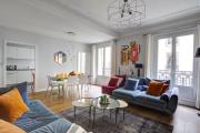 Arc de Triomphe & Théâtre Marigny - Paris Vacation Rentals