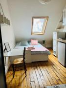 Charming Place 2 min from LArc de Triomphe