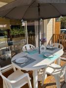 CHALET 10 chaleureux tout confort dans domaine avec Piscine au cœur des Landes bord de Lac avec plage aménagée