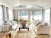 Glasshouse On The Water PET FRIENDLY