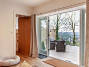 Top Wotton under Edge