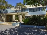 No5 Boutique Art Hotel by Mantis