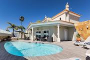 Quiet Villa Near The Beach, Opcional Heated Pool