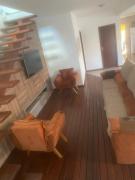 Casa em Cabo Frio com pequena vista para o mar