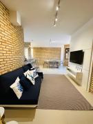 Lindíssimo apto a 70M DO MAR dos ingleses em Floripa