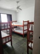 Casa espaçosa com piscina a 100m da praia!!