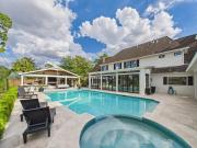 Wagon Wheel BNB - 20 minutes to IAH, pool, spa, 7 BDR