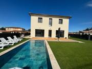 Grand villa de luxe avec piscine