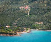 SIX INDEPENDENT HOUSES BY THE sea