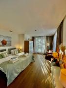 SURF HOUSE DREAMERS COAST