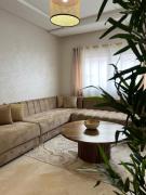 Appartement neuf & moderne avec clim, piscine & balcon,Proche Jemaa el-Fna & Guéliz