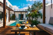 Luxury 3 Bedroom Villa - Private Pool - Beaches 5 Minutes Away