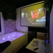 la love interdite chez loveroomToulon, parking et wifi gratuits