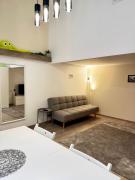 The Velvet Residence with FREE PARKING