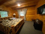 Close to Dollywood, hot tub, private, pet friendly