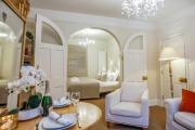 Luxury Boutique Duchess Suite in Historic Centre