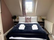 Hazel House - Cosy 2 bedroom house with parking near to Oxford