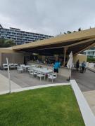 Condominio del faro frente a playa