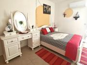 FEMALE SOLO TRAVERELS ONLY & Spacious Vintage Room & Private Bath & Balcony &