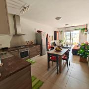 FEMALE SOLO TRAVERELS ONLY & Spacious Vintage Room & Private Bath & Balcony &