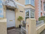 6 Bed in Tenby FB220