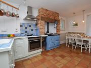 Top Burton Bradstock