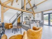 Modern lodge stay with pond view