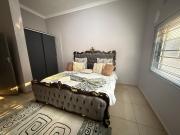 Top Meanwood Kwamwena Valley