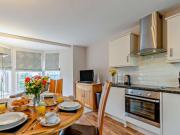 2 Bed in Tenby FB229