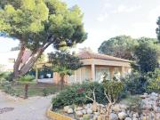 Léchappée verte - T2 - Confort -Piscine - Tennis- Parking - Climatisation - SudSéjourConciergerie