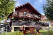 3 Bed Chalet Sleeps 8 -Fireplace & Enclosed Garden
