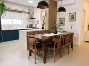 Rua 292 - 3 suites com 3 vagas garagem á 150mt da praia