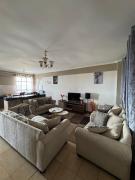 Lovely 2-bedroom Fully-Furnished apartment