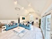 44 Summer Lake, 4 Bedroom, Detached, Luxury Lakeside Lodge with Private Hot Tub in the Cotswold Lakes 44 Summer Lake, 4 Bedroom, Detached, Luxury Lakeside Lodge with Private Hot Tub in the Cotswold Lakes