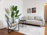 Bright Top-Floor Apartment near Naschmarkt