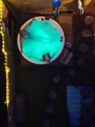 Gezellige Pipo met grote schommel aan het water en hottub