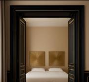 8 chambres, Av des Champs-Elysées