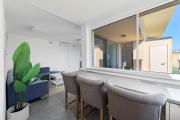 Neue Penthouse Wohnung mit Whirlpool und Garage