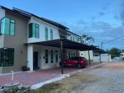 Top Tanah Merah