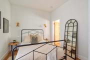 Stay Portland - The Etourdissante Suite - Forest Park & Local Eats