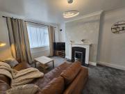 Spacious 3bedroom Apartment-Short and Long Stays-Contractors and Families