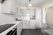 Central Kings Cross modern house with free parking