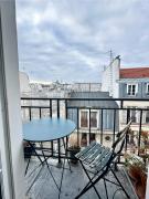 Lovely studio with balcony and spectacular Sacre-Coeur view