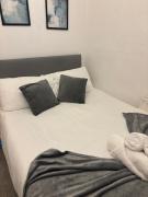 Cosy Spacious Studio Flat,N18