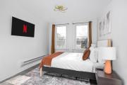 Deluxe 3 Bed Apt Min to NYC