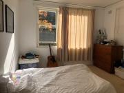 Sunny 2 bedroom quiet flat close to city and parks