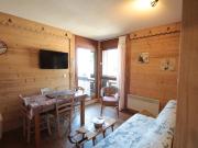 Appartement cosy 4 pers au pied des pistes avec parking, balcon, lave-vaisselle et services additionnels - FR-1-572-87