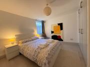 Central, Cozy and Stylish 2-Bed Apartment