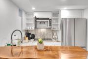 Cozy Basement 1BR with Parking and Workspace