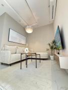 Boulevard View Luxury Apartment